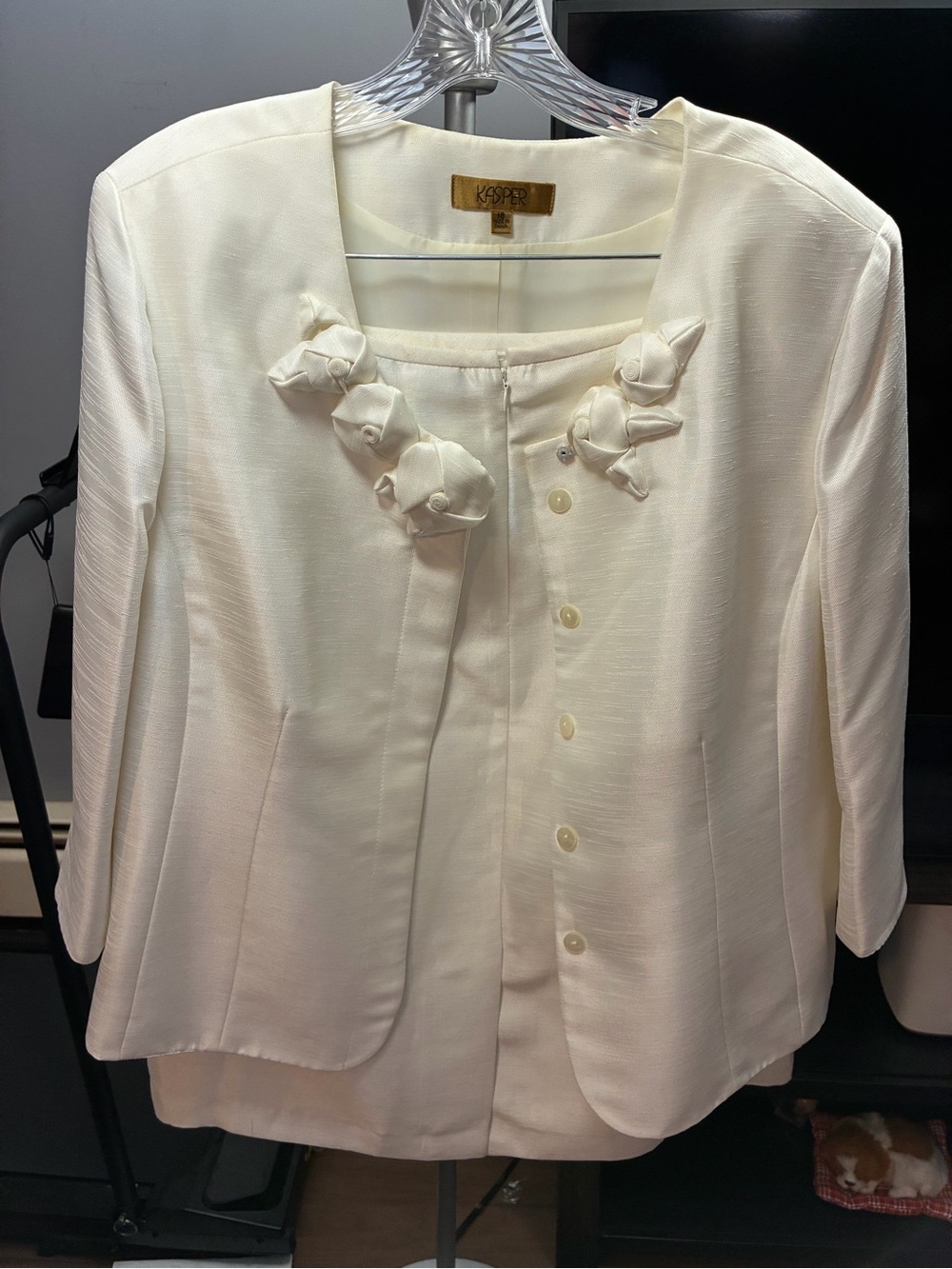 Kasper Ivory Floral-Embellished Button Jacket 2 piece suit